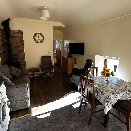 Cosy Barn Conversion In The Mournes Нюри Екстериор снимка