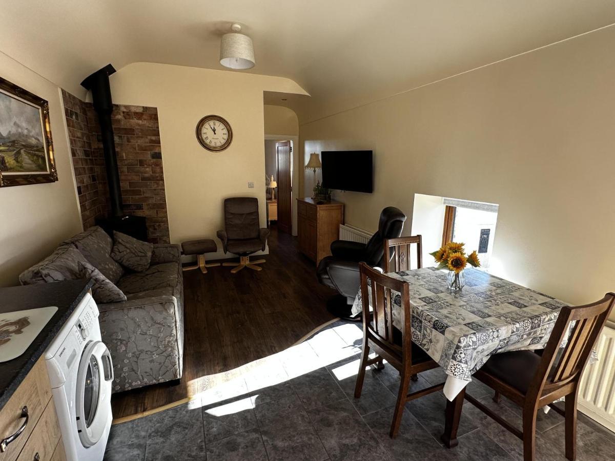Cosy Barn Conversion In The Mournes Нюри Екстериор снимка